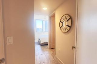 Oceana! 2BR with Rooftop Pool & Cabanas in The Miami World Center - Miami - 3