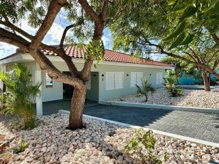 NEW Amazing Villa with Sea Views-Walk to Beach-8 guests-Private Pool - 4