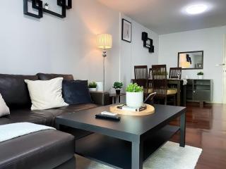 Spacious 53 SQM - BTS Thong Lo - Ultra Fast WiFi - Khlong Toei - 4
