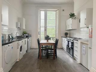 St Paul's Road Townhouse - by Clifton Short Lets - Bristol - 0