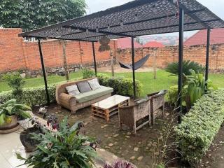 grande villa verdoyante à louer pour 1 mois - Kigali - 0