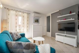 Degrassi Square Apartments - Vrsar - 7