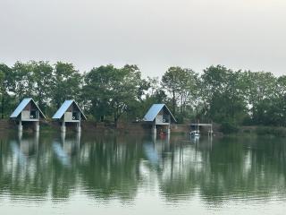 385 Lake - - 5