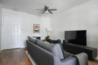 Blueground Gateway gym pool near stadium ATX-241 - 7