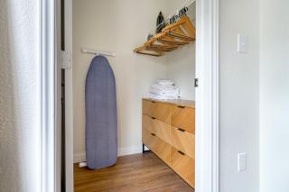 Blueground Gateway gym pool near stadium ATX-241 - 1