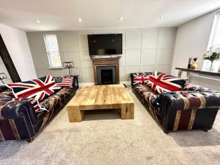 5 Bed Luxury House with Swimming pool - Chepstow - 1