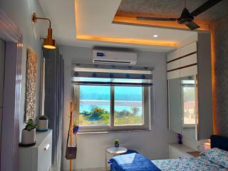 Blue Heart Home by the Ganges - Cosy 1Bhk-Veerbhadra - 9