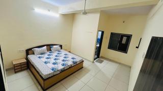 Shiddharth bhavan family room - Dwarka - 8