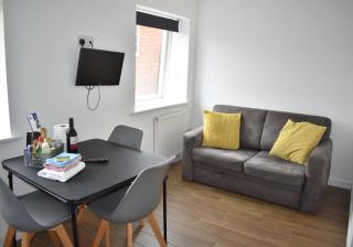 One Bedroom City Centre Apartment, Long Stays Welcome - Chichester Holiday Properties - Chichester - 9
