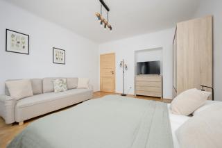 Spacious Apartment for 6 People Near the Old Town by Noclegi Renters - Varsovie - 3