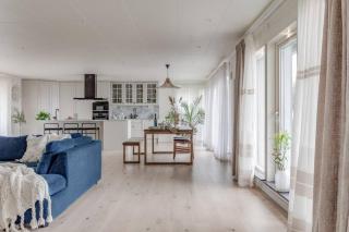 Captivating 3-Bed Villa in Halanda With lake view - Sandåker - 3