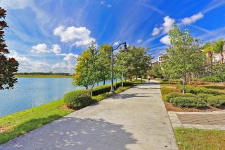 Epic Universe Premium Lake View Condo, Vista Cay - 1007 - Orlando - 1