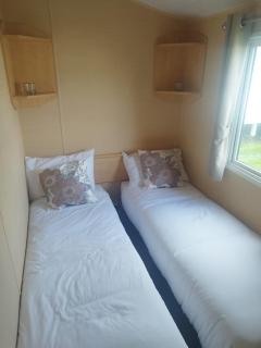 Lovely 8 Berth Caravan At California Cliffs Holiday Park In Norfolk Ref 50053C - 1
