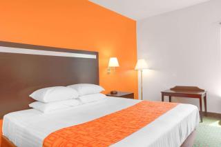 Howard Johnson by Wyndham Beckley - 1