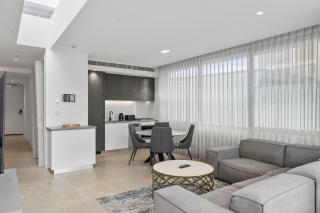 Inviting 2BR Unit with Parking near Coogee Beach - Sydney - 3