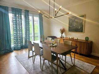 Executive Apartment - PERFECT FOR REMOTE OFFICE - - 1