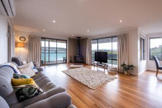Stones Throw - Primrose Sands - 4