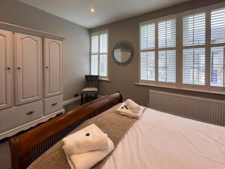 Relocating Family - Insurance Stay - Business Trip - Amazing House - Harrogate - 1