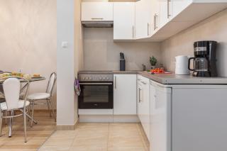 Seaside Apartment in the Woods with Balcony & 1 Bedroom by Noclegi Renters - Łukęcin - 5