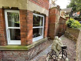 Ground floor garden apartment - Balderton - 1