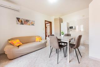 Colombo Rooms - Sestu - 0