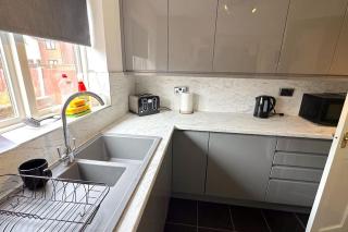 M62 - Contractor Stays - Families - Relocation - Huyton - 2