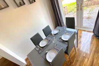 M62 - Contractor Stays - Families - Relocation - Huyton - 5