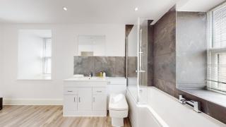 Spacious three bedroom apartment with Valley views - 5