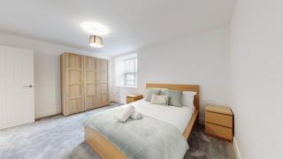 Spacious 3BR Abertillery Base w/ Mountain Views - 2
