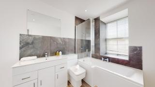 Spacious three bedroom apartment with Valley views - 2