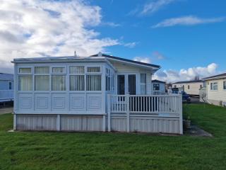Gorgeous Lodge With Decking At Southview Holiday Park In Skegness Ref 33093V - 8