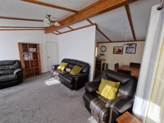 Gorgeous Lodge With Decking At Southview Holiday Park In Skegness Ref 33093V - 3