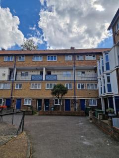 2 Bed-Sleeps5-Free Parking-10 min Walk underground - Londra - 0