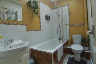 3-Bed Cottage - Sleeps 5 Riverside Hot Tub Pets - 7