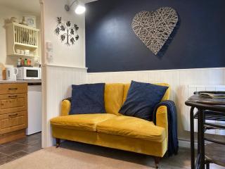 1 Bed Cottage - Hot Tub Pool Wifi Pets - 8