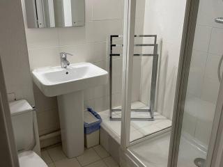 Appartement F2 avec loggia fermée et cuisine équipée, proche des thermes de Balaruc-les-Bains - FR-1-680-39 - 2