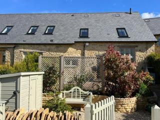 Luxury Country Bolthole Near Soho Farmhouse - 2