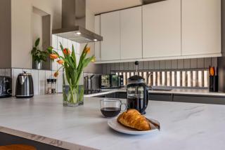 SPACIOUS HOME WITH GARDEN-SLEEPS 5 Contractors, families, and group stays welcome - Beeston - 4