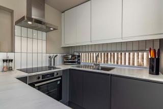 SPACIOUS HOME WITH GARDEN-SLEEPS 5 Contractors, families, and group stays welcome - Beeston - 2