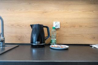 Szurmana Modern Studio by BookingHost - 6