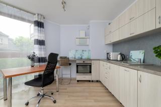 Studio z Parkingiem i Balkonem w Krakowie by Rent like home - Krakow - 8