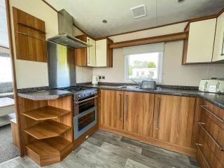 Lovely 8 Berth Caravan At Sunnydale In Lincolnshire Ref 35239S - 2