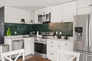 Brand New 2Bed in Bonita's Heart with Superb Patio and Garden - Bonita Springs - 7