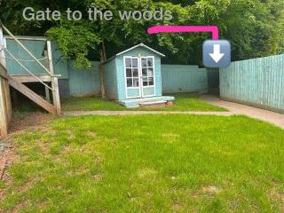 Detached Bungalow Private Hot Tub With Log Burner - 4
