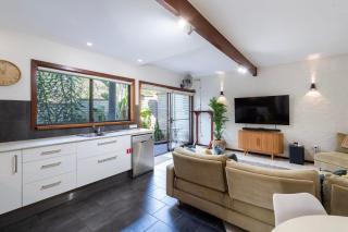 The Surf Pad - Oceanstays - Yamba - 1