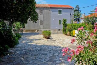 House in Punat on the island of Krk - Punat - 4