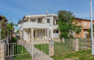 Gorgeous Apartment In Nin With Kitchen - Nin - 9