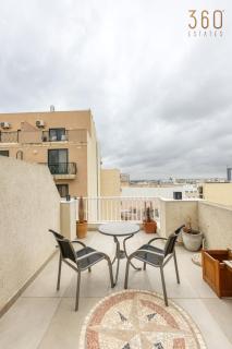 Cosy 1BR penthouse with Private Terrace in Gzira by 360 Estates - Sliema - 4
