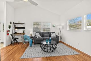 The Old Mission Collection - Downtown Bungalow - 4
