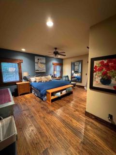 River Rock Lake House, East Texas Sleeps 10 Pet Friendly Upscale Luxury - 6